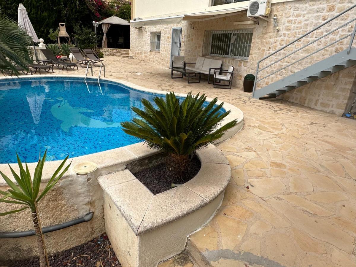 Apartamentos En La Villa Con El Territorio Comun En カルプ エクステリア 写真